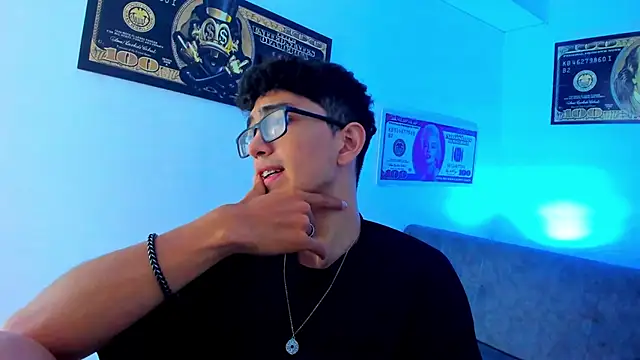 TylerWhite  online show from January 12, 2:56 am