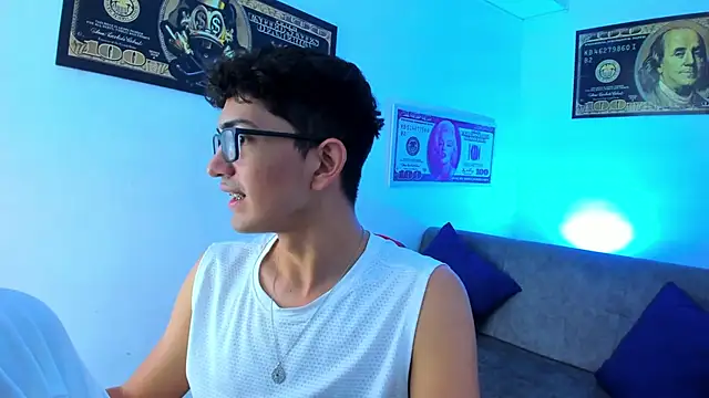 TylerWhite  online show from December 29, 3:00 am