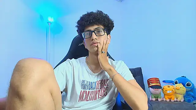 TylerWhite  online show from November 14, 8:05 am