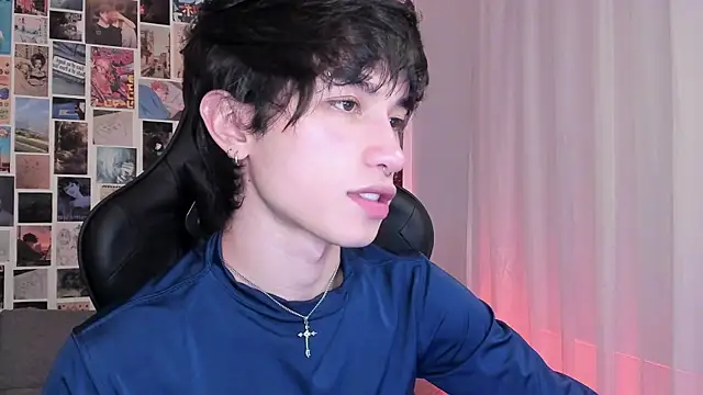 Snapshot of liamelf chatting on March 11, 4:21 am liamelf online show from March 11, 4:21 am