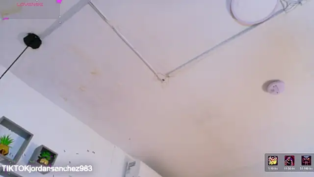 JordanSmiith  online show from March 3, 8:26 pm