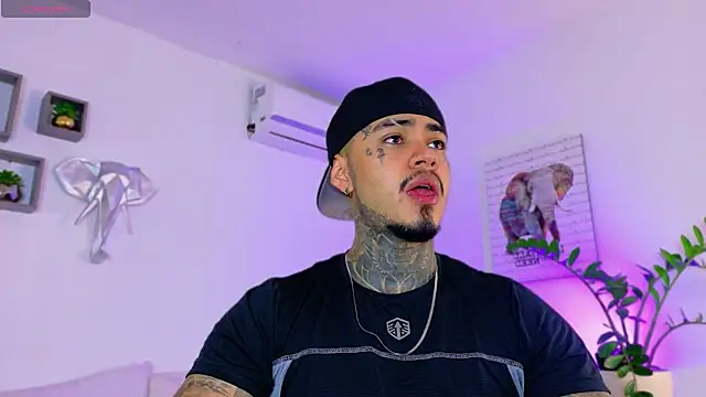 JordanSmiith  online show from March 23, 9:43 pm