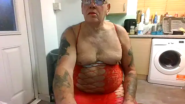 samanthasissieuk online show from November 7, 4:43 pm