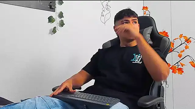 Bray Kevin online show from February 16, 8:40 pm