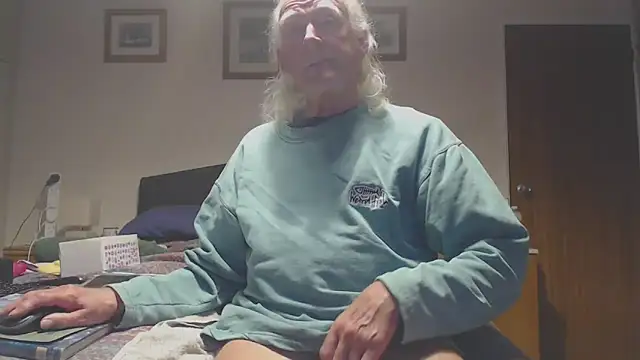 WaverlyKernow online show from April 18, 7:18 pm