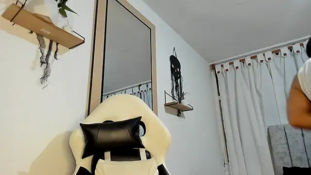 Valerioe online show from October 8, 9:02 am