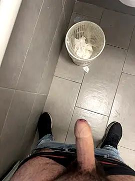 Snapshot of _themask_ chatting on October 30, 4:08 pm  themask  online show from October 30, 4:08 pm