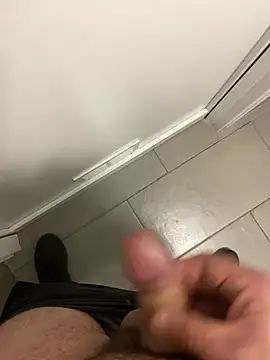 Snapshot of _themask_ chatting on January 9, 12:14 am  themask  online show from January 9, 12:14 am