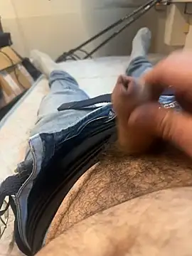 Snapshot of _themask_ chatting on February 13, 12:32 pm  themask  online show from February 13, 12:32 pm