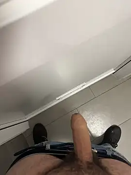 Snapshot of _themask_ chatting on February 13, 10:33 pm  themask  online show from February 13, 10:33 pm