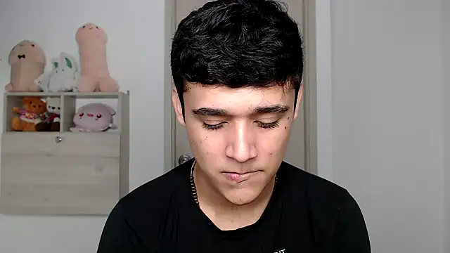 kaiine190 online show from December 19, 8:22 am