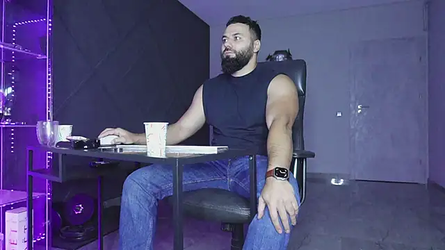 mattmasterss online show from November 18, 6:00 pm