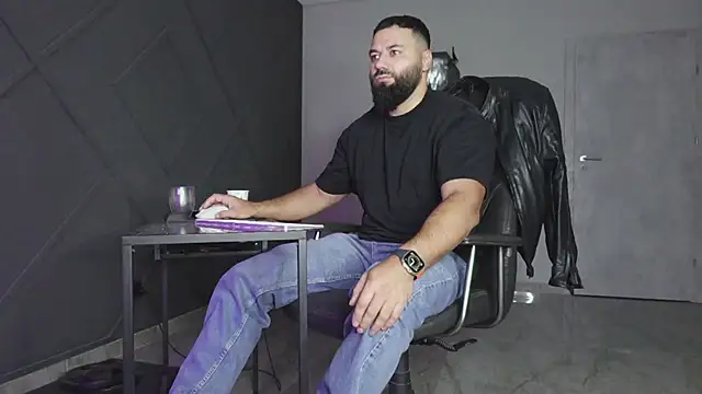 mattmasterss online show from November 9, 4:16 am