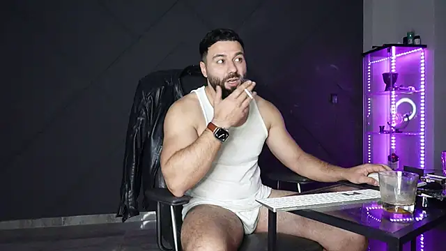 mattmasterss online show from April 14, 11:04 pm