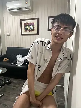 mumuowl online show from September 18, 8:11 pm