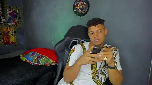 Snapshot of jlca_black_x chatting on February 20, 10:26 pm jlca black x online show from February 20, 10:26 pm