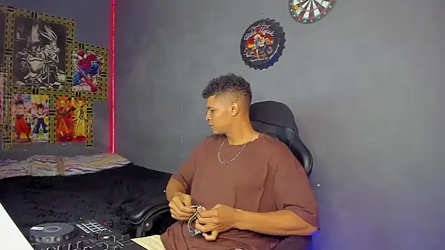 Snapshot of jlca_black_x chatting on January 6, 10:26 pm jlca black x online show from January 6, 10:26 pm