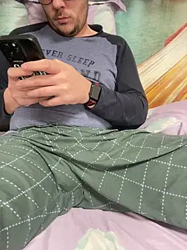 ionut9879 online show from February 11, 12:43 pm