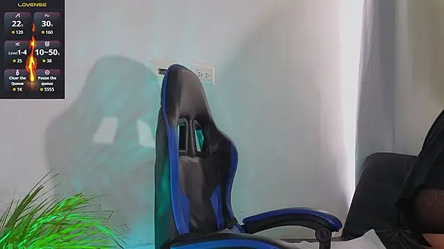 EdwardRoss  online show from February 23, 9:27 pm