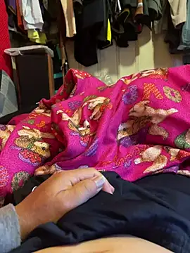 Snapshot of A6229 chatting on December 11, 11:00 pm A6229 online show from December 11, 11:00 pm