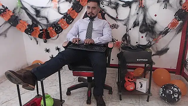 Snapshot of KalethBigDick chatting on October 21, 8:01 pm KalethBigDick online show from October 21, 8:01 pm