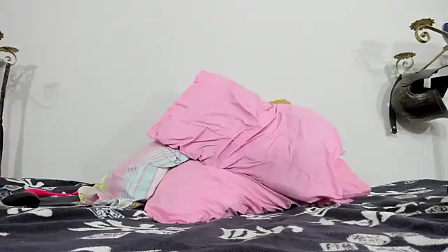 AlejoKhalifa  online show from January 19, 10:39 am