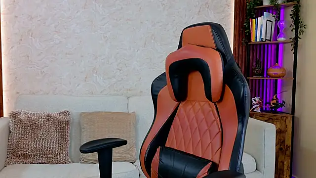 AdanReilly online show from April 16, 9:39 pm