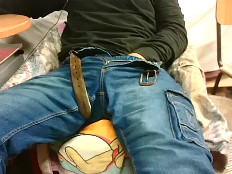 Snapshot of Giulio35_Pika chatting on October 22, 7:49 pm Giulio35 Pika online show from October 22, 7:49 pm