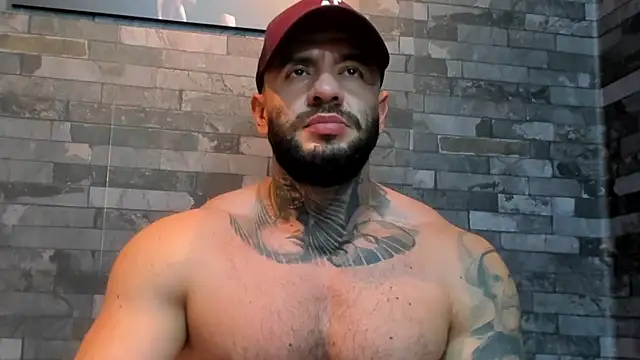 BruceDallas online show from June 3, 4:58 am