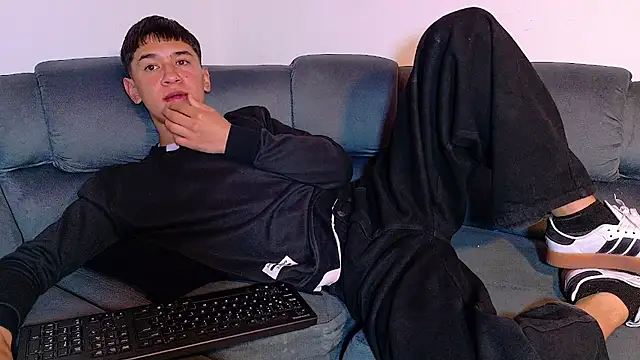 Mr daren  online show from March 19, 7:17 pm