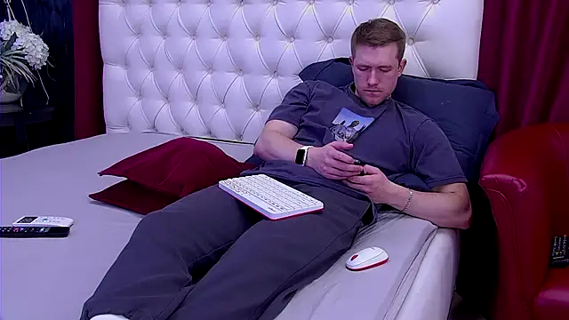 EthanPinkman online show from October 1, 5:00 am