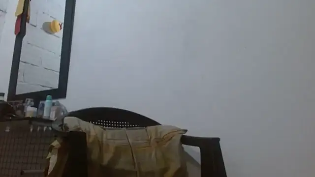 Larry-n-clouds online show from February 1, 7:01 pm