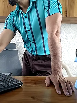 indianguy89 online show from February 18, 7:06 am