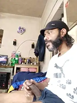 BadBoySmoker7070 online show from April 6, 4:09 am