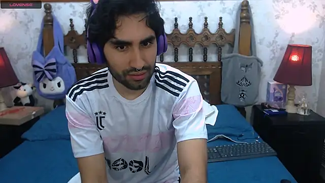 MilanZaire online show from March 3, 2:00 am