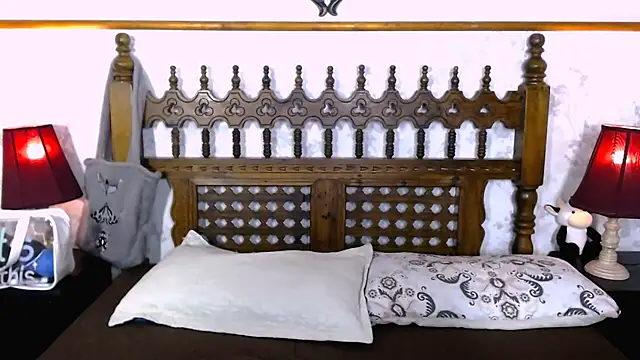 MilanZaire online show from February 16, 2:11 am