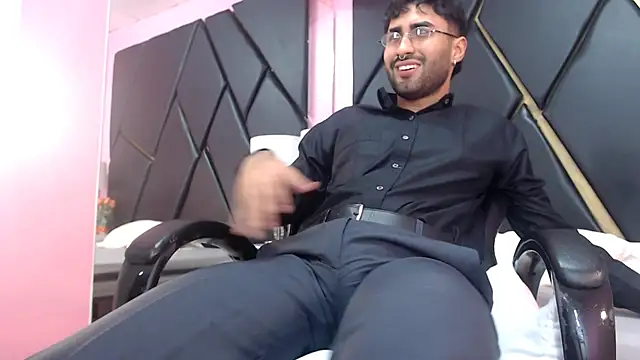 MilanZaire online show from October 5, 1:42 am