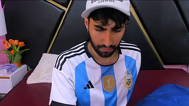 MilanZaire online show from October 23, 1:53 am