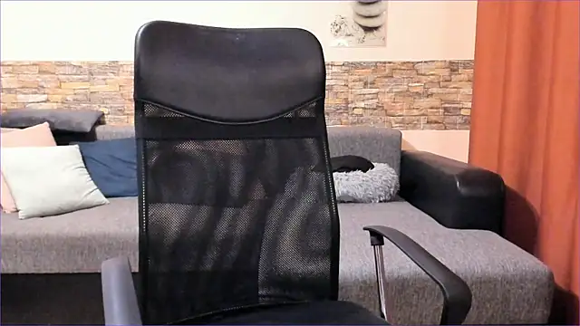 HotHunkTrainer online show from November 12, 12:33 pm