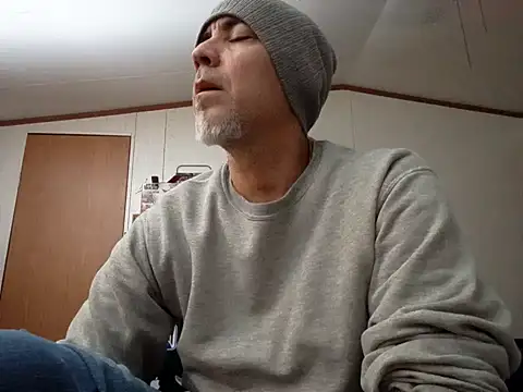 Xoc8  online show from April 20, 12:13 am