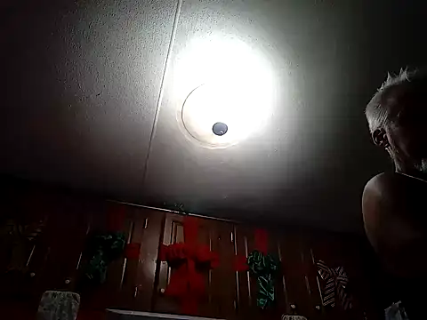 Snapshot of Xoc8_ chatting on December 27, 8:28 pm Xoc8  online show from December 27, 8:28 pm