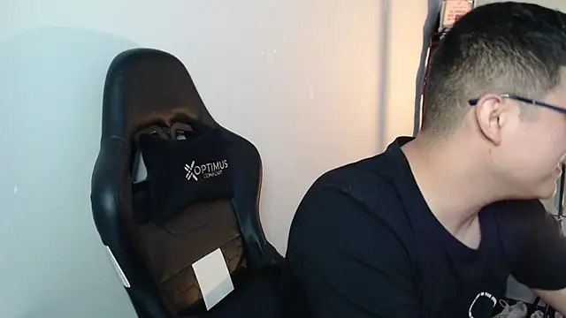 Plug Control online show from February 12, 6:36 pm