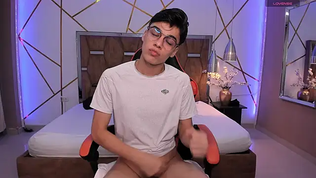 Gerony  online show from February 11, 5:05 am