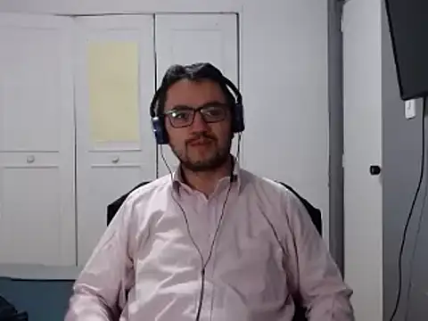 Snapshot of Diptongo chatting on December 2, 10:21 pm Diptongo online show from December 2, 10:21 pm