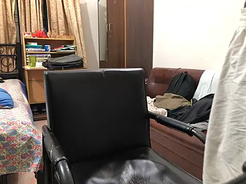 Snapshot of Zeuhorny chatting on October 19, 9:18 pm Zeuhorny online show from October 19, 9:18 pm