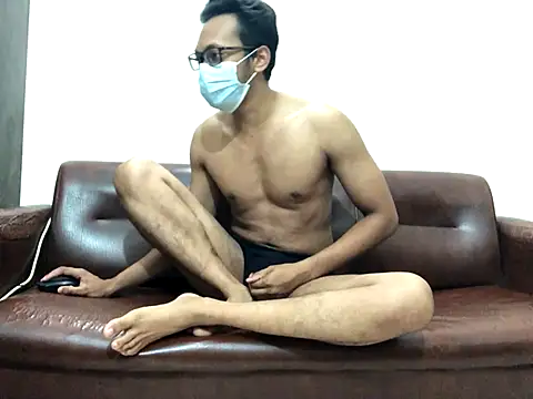 Snapshot of Zeuhorny chatting on October 2, 8:35 pm Zeuhorny online show from October 2, 8:35 pm