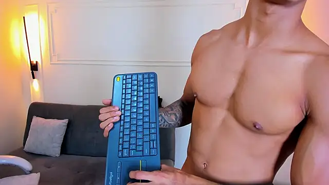 Paradise boy s online show from January 15, 8:55 pm