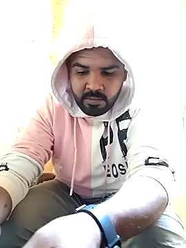 Snapshot of ListedLoin chatting on January 25, 6:45 am ListedLoin online show from January 25, 6:45 am