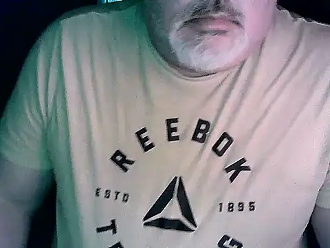 Snapshot of cashot58 chatting on October 28, 4:42 pm cashot58 online show from October 28, 4:42 pm