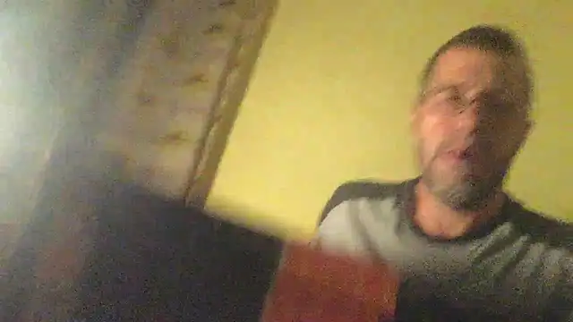 Snapshot of ___dude____ chatting on September 16, 9:04 pm    dude     online show from September 16, 9:04 pm